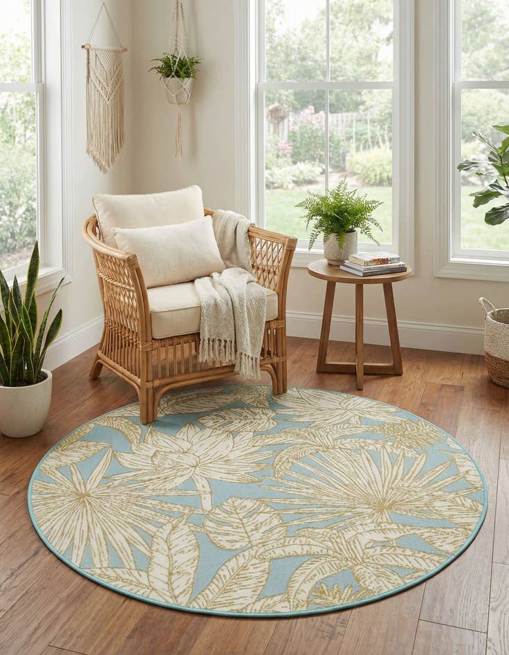 Detail image of 4' x 4'  Washable Botanical Indoor / Outdoor Round Rug