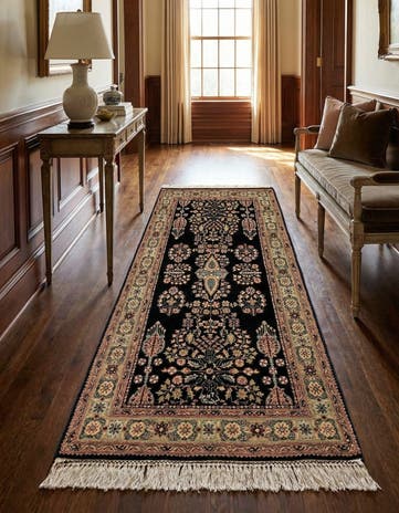 2' 5 x 4' 7 Sarouk Runner Rug
