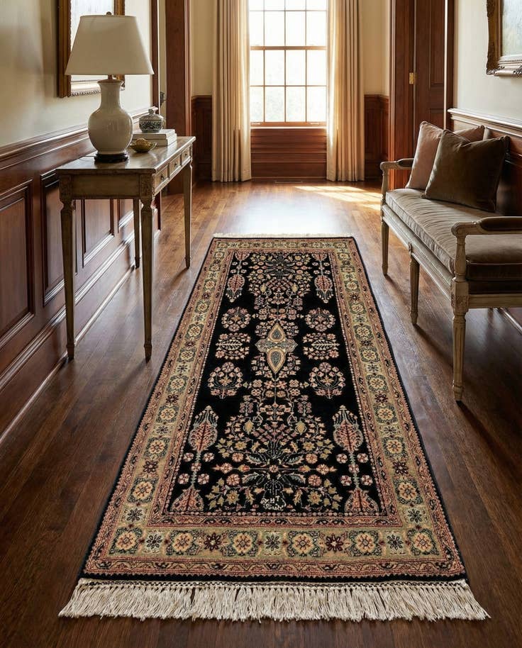 Detail image of 2' 5 x 4' 7 Sarouk Runner Rug