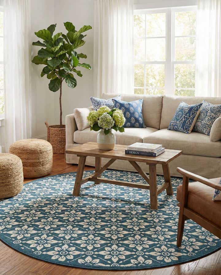 7' 10 x 7' 10 Easy-Clean Lattice Indoor / Outdoor Round Rug