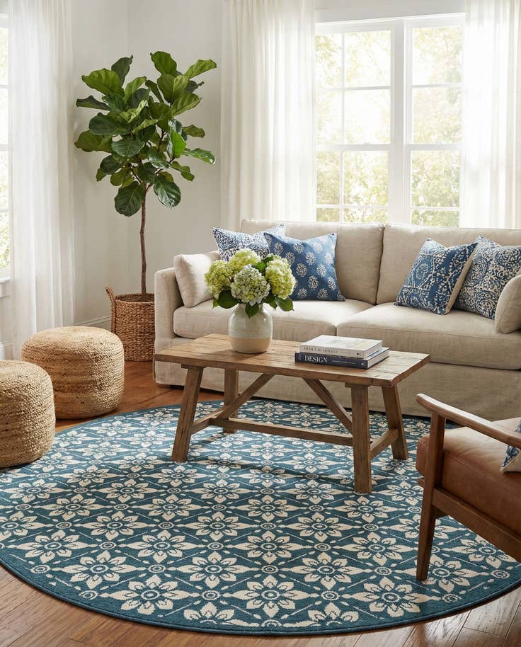 Detail image of 7' 10 x 7' 10 Easy-Clean Trellis Indoor / Outdoor Round Rug