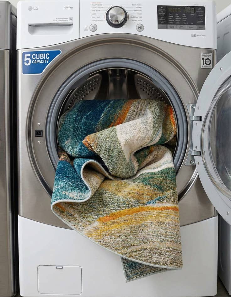 Detail image of 5' 3 x 5' 3  Washable Haerfest Round Rug