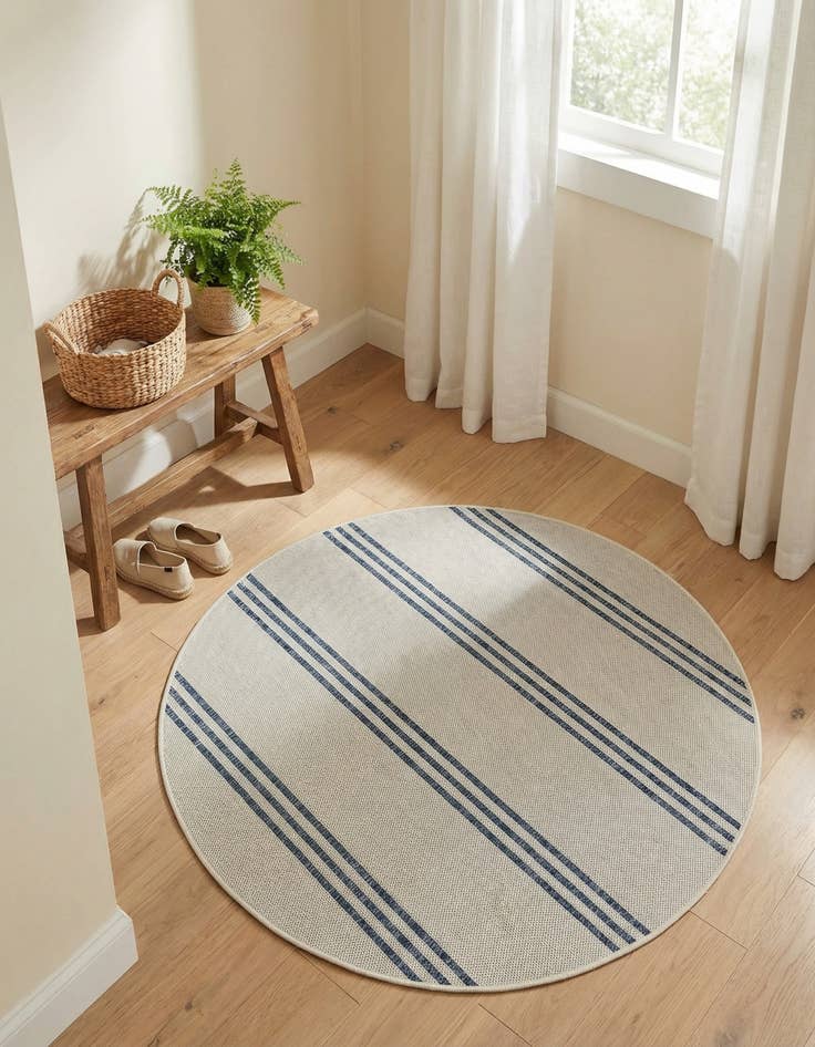 Detail image of 4' x 4'  Washable Jill Zarin Anguilla Indoor / Outdoor Round Rug