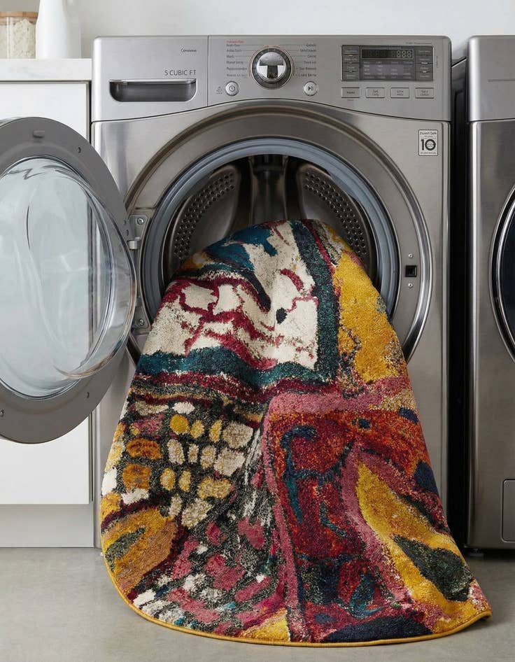 Detail image of  7' 10 x 7' 10  Washable Haerfest Round Rug