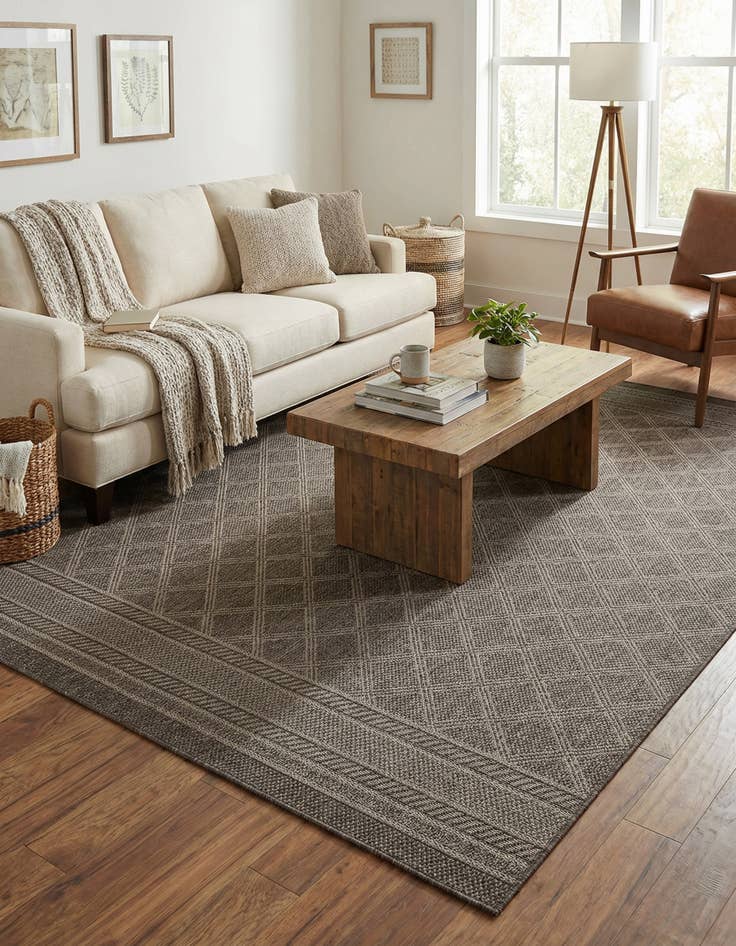 Detail image of  7' 1 x 10'  Washable Lattice Indoor / Outdoor Rug