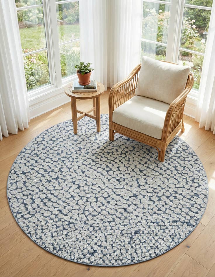 Detail image of 7' 10 x 7' 10  Washable Safari Indoor / Outdoor Round Rug