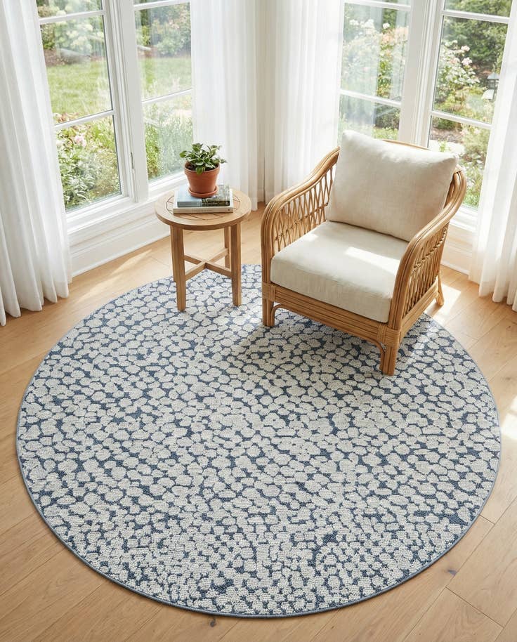 Detail image of 7' 10 x 7' 10 Easy-Clean Safari Indoor / Outdoor Round Rug