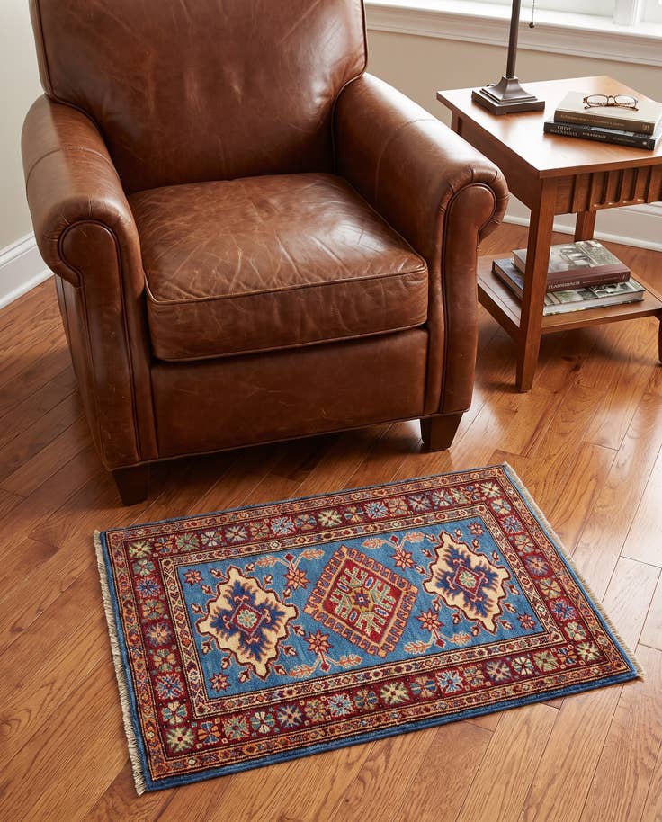 Detailansicht von 65cm x 95cm Handgeknüpft Kazak Teppich