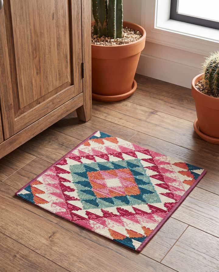 1' 4 x 1' 4 Easy-Clean Southwestern Indoor / Outdoor Sample Rug