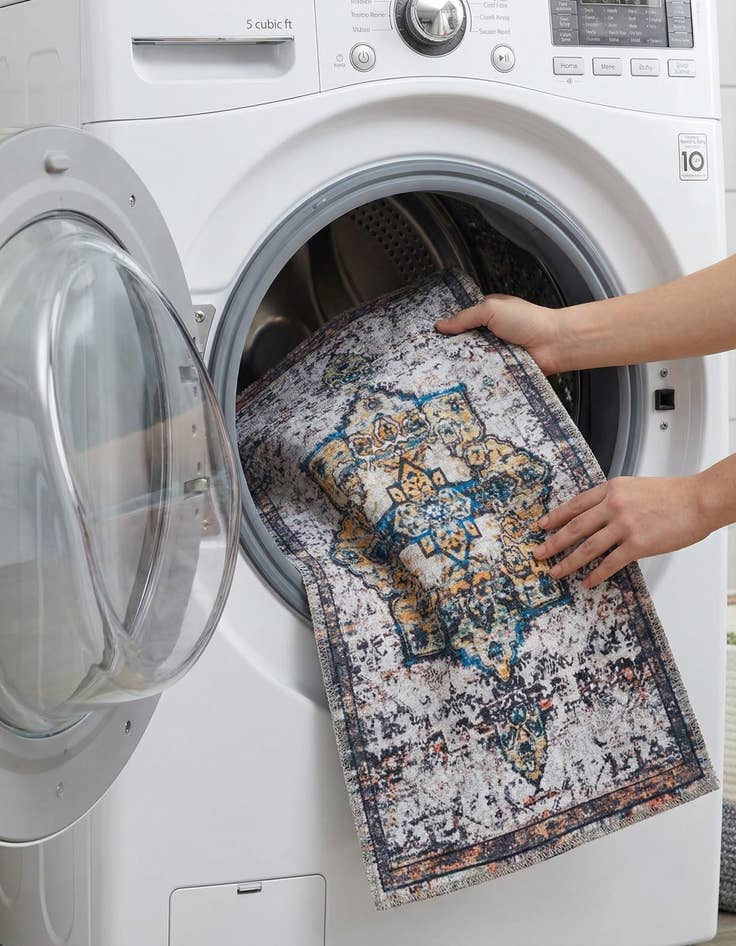 Detail image of 2' x 3'  Washable Renaissance Rug