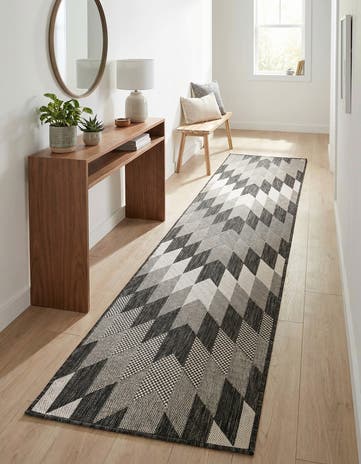 2' x 8' Easy-Clean Modern Indoor / Outdoor Runner Rug