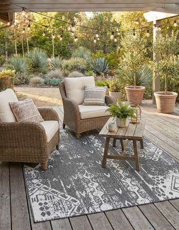 7' x 10' Easy-Clean Bohemian Indoor / Outdoor Rug