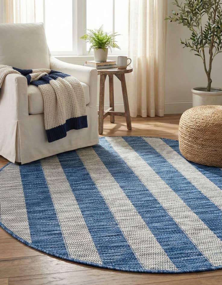 Detail image of 4' x 4'  Washable Striped Indoor / Outdoor Round Rug