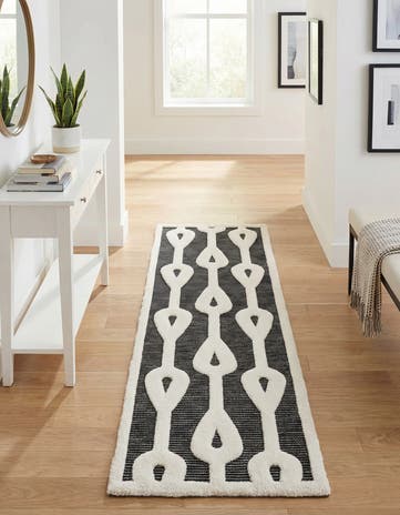 2' 7 x 8' Prismatic Runner Rug