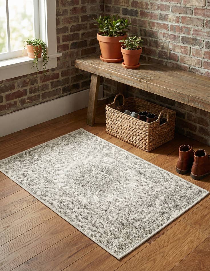 Detail image of 2' x 3' Easy-Clean Traditional Indoor / Outdoor Rug