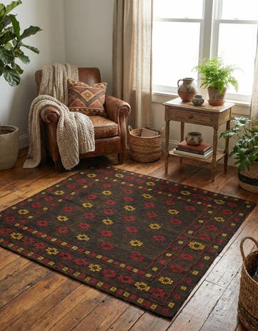 4' 2 x 4' 3 Hand Knotted Sumak Wool Square Rug