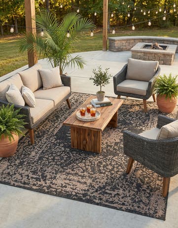 7' 10 x 10' Easy-Clean Traditional Indoor / Outdoor Rug