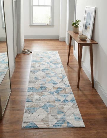 2' 7 x 10' Leipzig Runner Rug