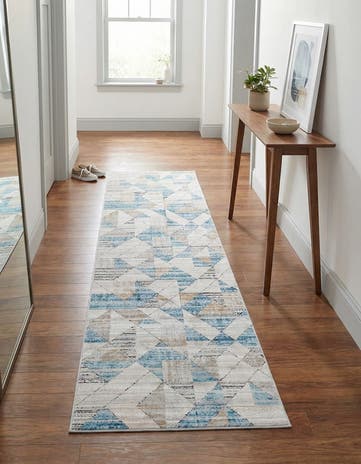2' 7 x 10' Leipzig Runner Rug