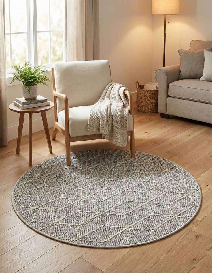 Detail image of  3' 1 x 3' 1  Washable Lattice Indoor / Outdoor Round Rug
