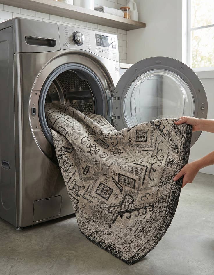 Detail image of  7' x 10'  Washable Aztec Indoor / Outdoor Rug