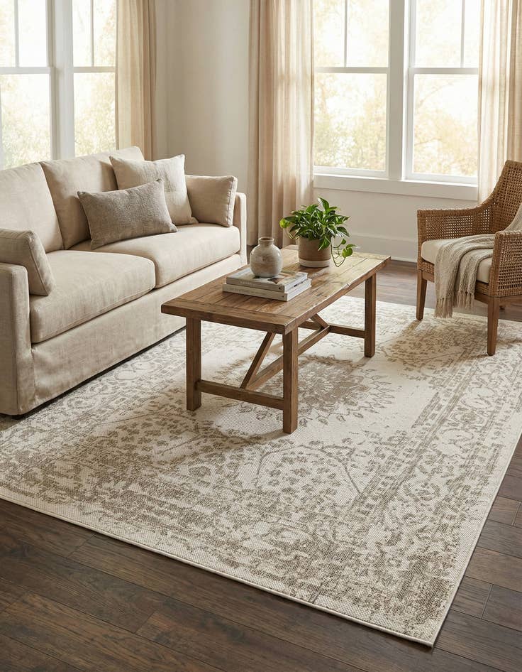 Detail image of 5' 3 x 7'  Washable Traditional Indoor / Outdoor Rug