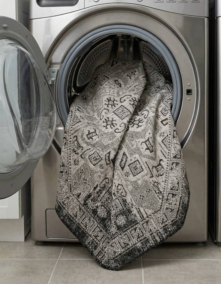 Detail image of 5' 3 x 5' 3  Washable Aztec Indoor / Outdoor Octagon Rug