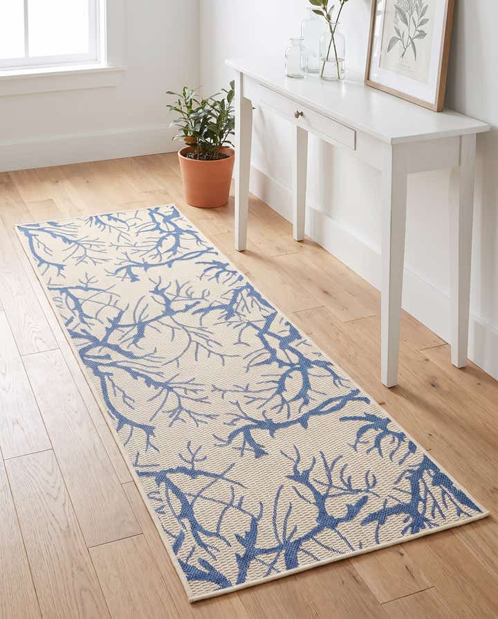 2' x 6' Easy-Clean Botanical Indoor / Outdoor Runner Rug
