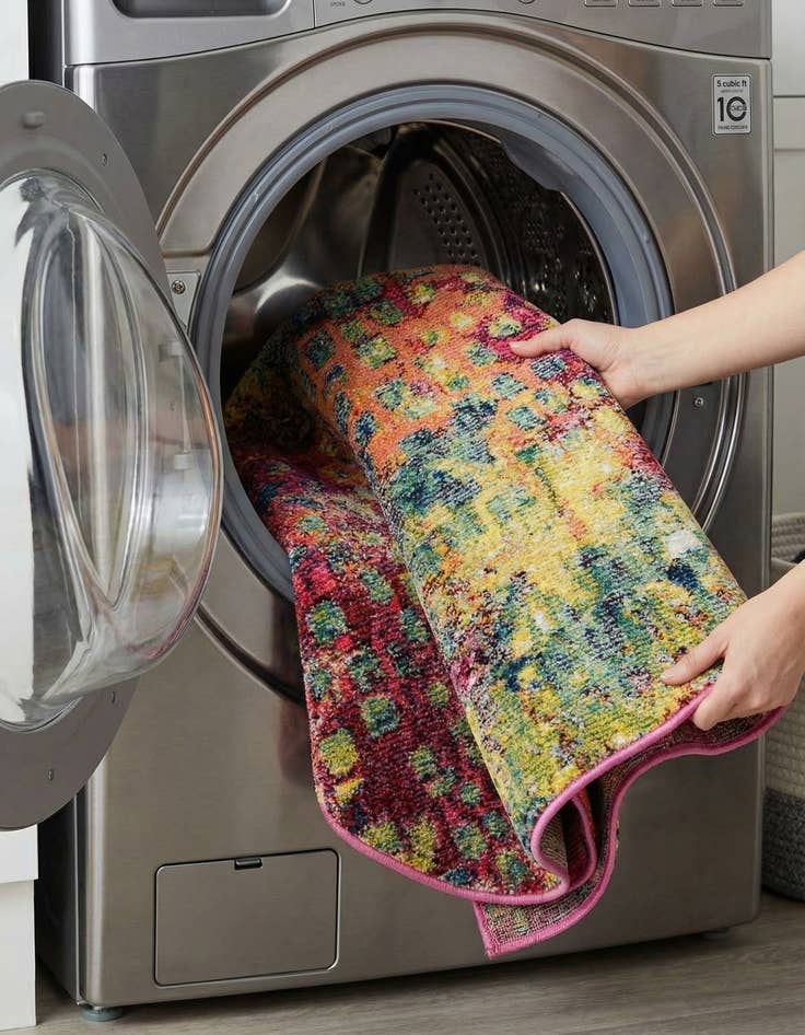 Detail image of 3' 3 x 3' 3  Washable Barcelona Round Rug