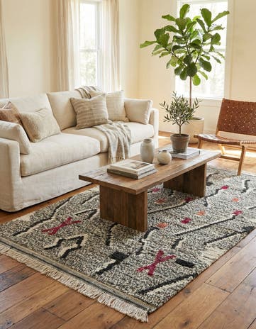 4' x 6' 9 Hand Knotted Moroccan Wool Rug