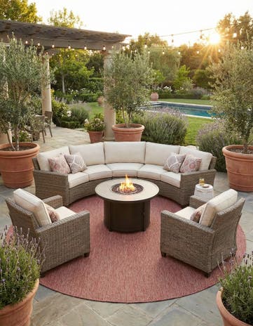 Rust Red Easy-Clean Solid Indoor / Outdoor Round Rug