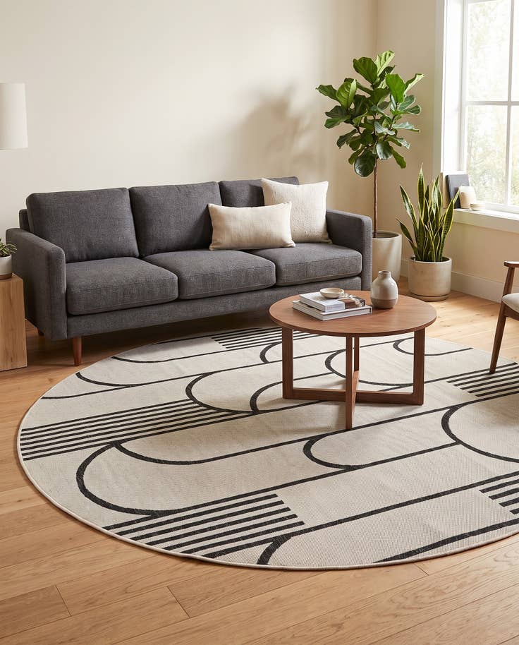 Detail image of 7' 10 x 7' 10 Easy-Clean Modern Indoor / Outdoor Round Rug
