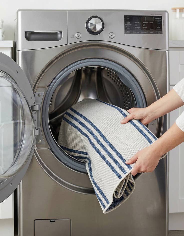 Detail image of 1' 4 x 1' 4  Washable Jill Zarin Anguilla Indoor / Outdoor Sample Rug