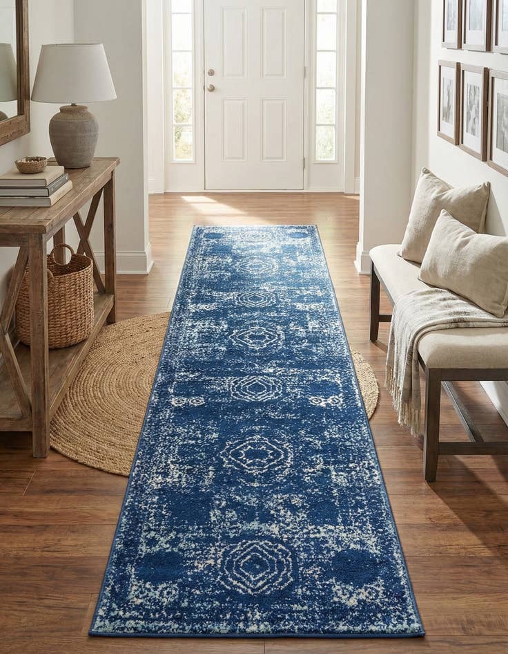 Detail image of 2' x 8' 8 Bexley Runner Rug