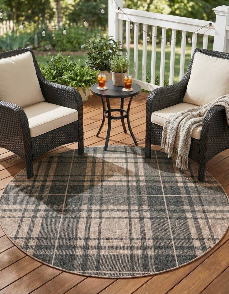 Detail image of 6' x 6'  Washable Checkered Indoor / Outdoor Round Rug