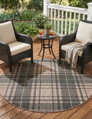 6' x 6' Easy-Clean Checkered Indoor / Outdoor Round Rug