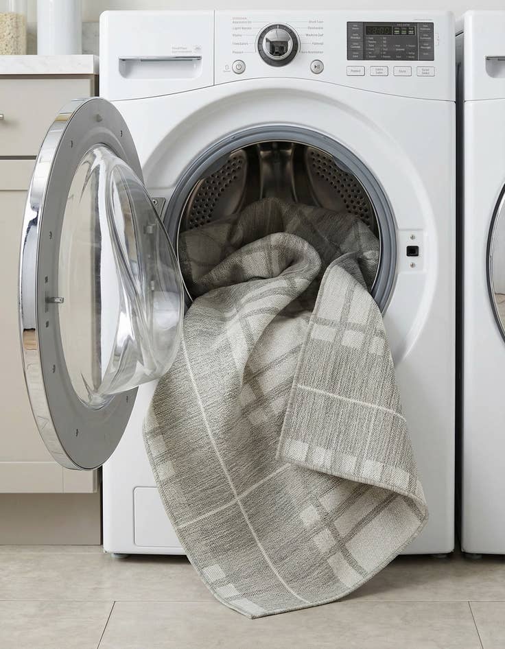 Detail image of  7' 10 x 10'  Washable Checkered Indoor / Outdoor Rug