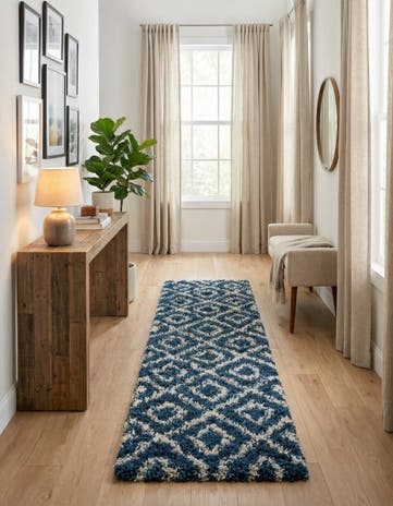2' 7 x 10' Lattice Shag Runner Rug
