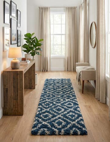 2' 7 x 10' Lattice Shag Runner Rug