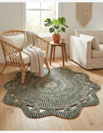 6' 1 x 6' 1 Handmade Braided Jute Round Rug