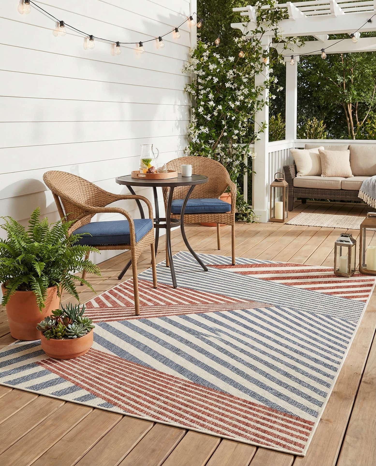 4' x 6' Easy-Clean Jill Zarin Indoor / Outdoor Rug