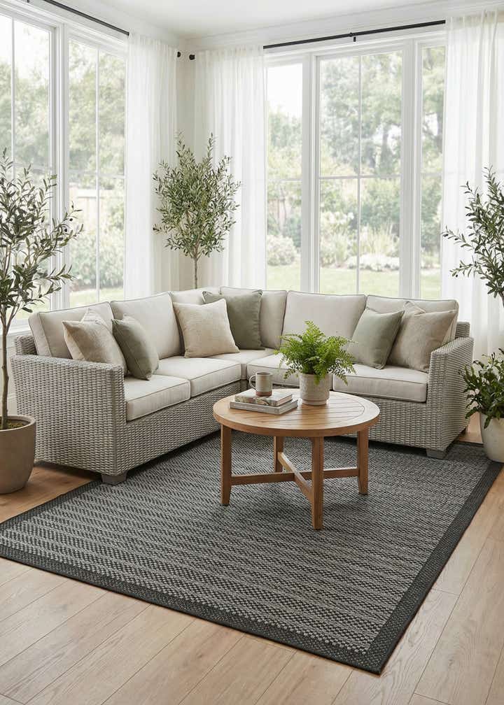 6' x 9' Easy-Clean Border Indoor / Outdoor Rug