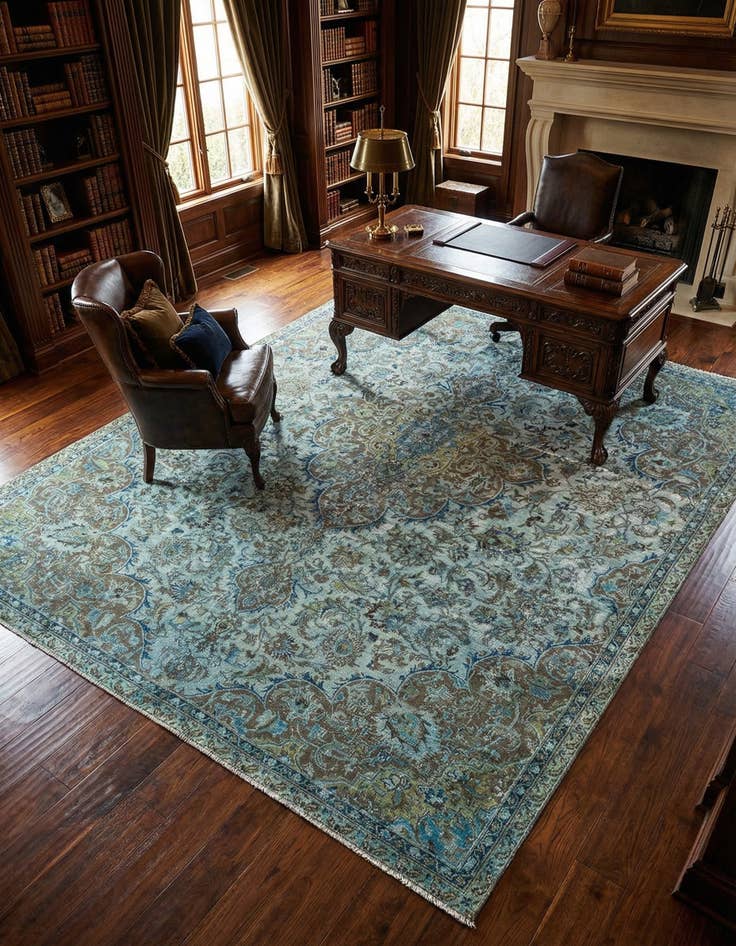 Detail image of 7' 1 x 8' 7 Vintage Royal Rug