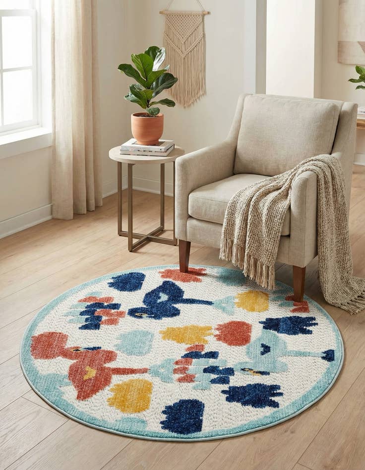 Detail image of  3' 3 x 3' 3  Washable Belize Indoor / Outdoor Round Rug