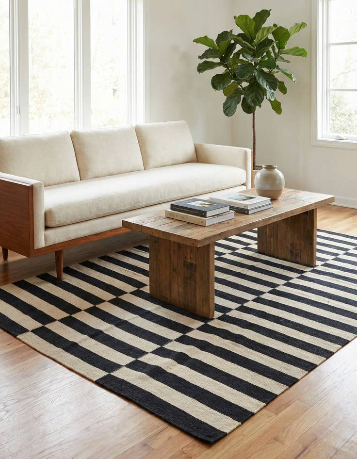 Detail image of 4' 3 x 5' 9  Hand Woven Kilim Modern Wool Rug