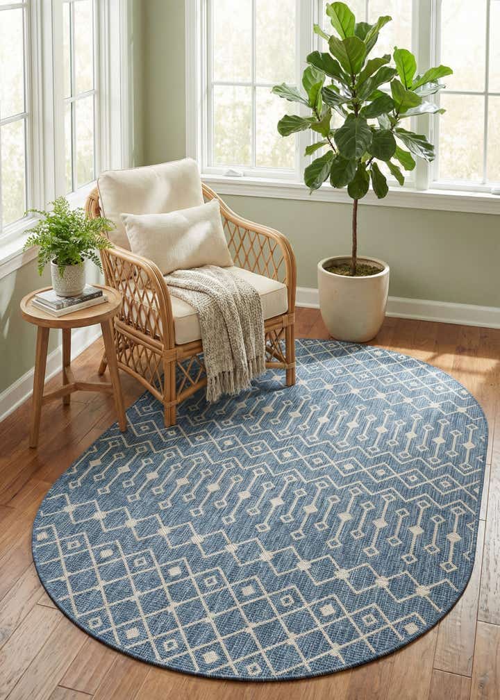 5' 3 x 8' Easy-Clean Trellis Indoor / Outdoor Oval Rug