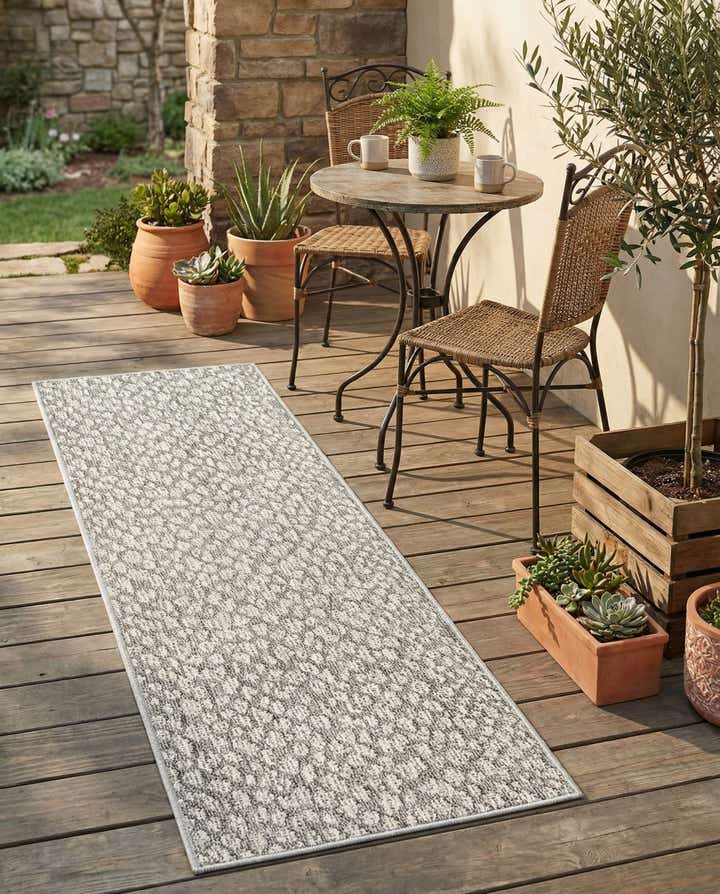 2' x 6' 1 Easy-Clean Safari Indoor / Outdoor Runner Rug