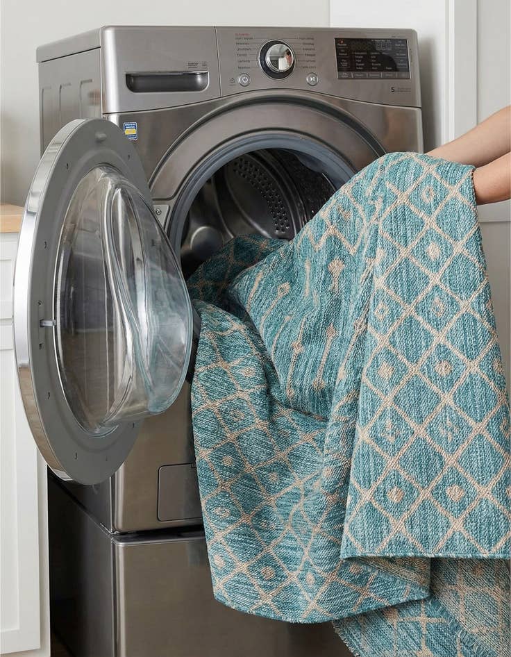 Detail image of 6' x 9'  Washable Trellis Indoor / Outdoor Rug