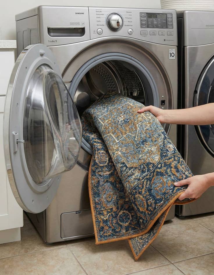 Detail image of 2' x 3'  Washable Traditional Indoor / Outdoor Rug