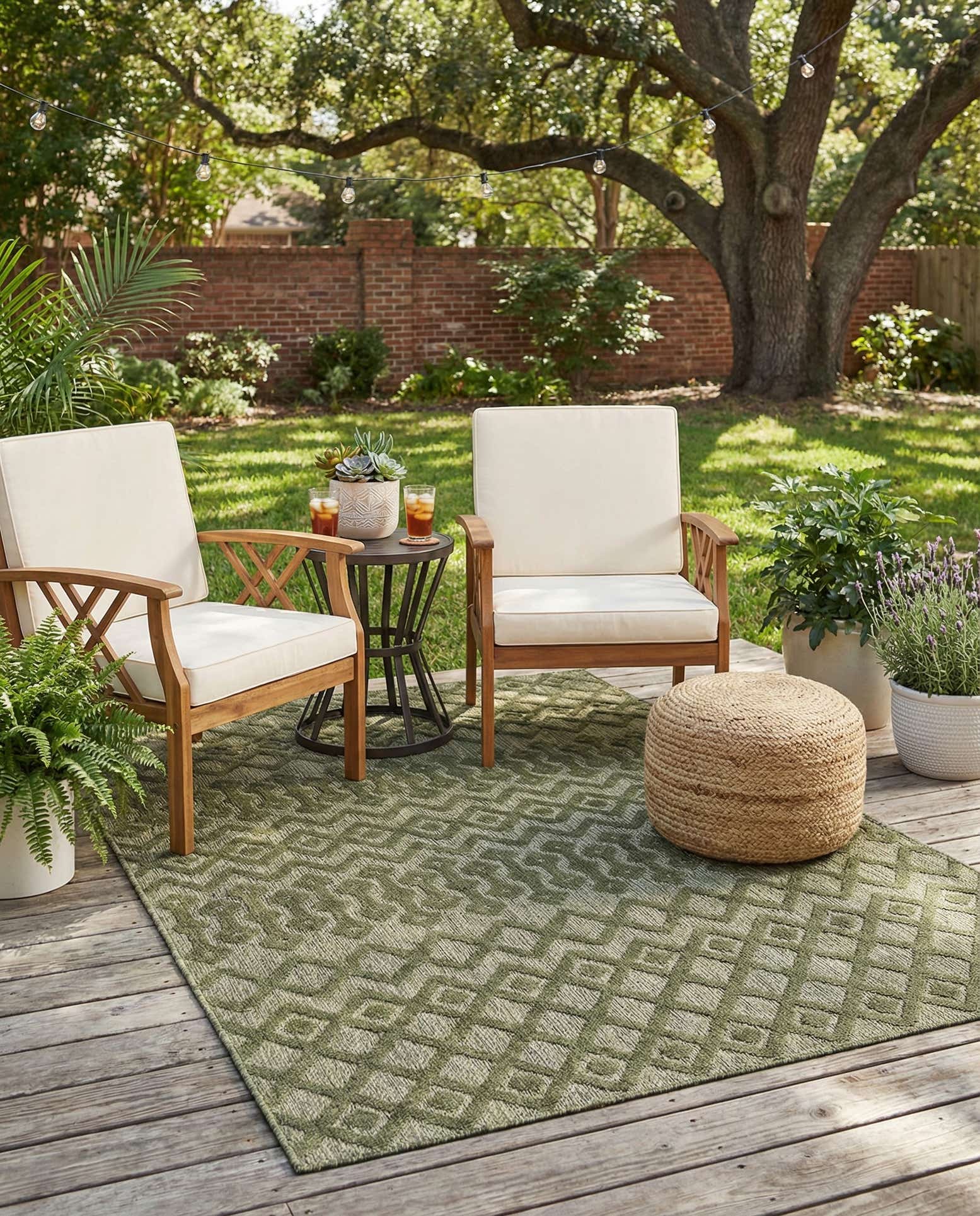 6' x 9' Easy-Clean Trellis Textured Indoor / Outdoor Rug